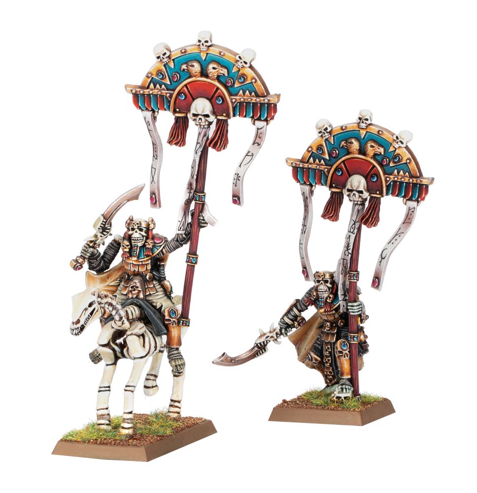Tomb Kings Battle Standard Bearer on Foot and Mounted